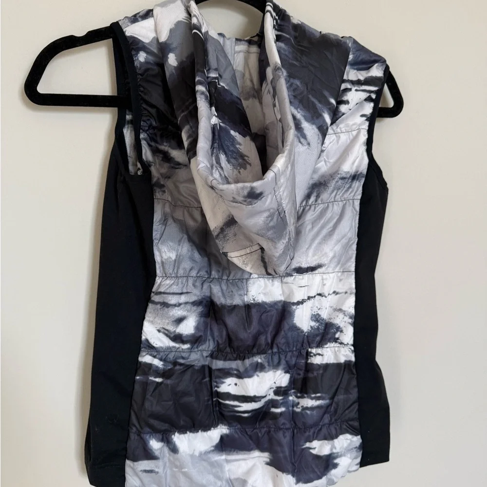 Zella Girl Hooded Marble Print Puffer Vest XL 14/16